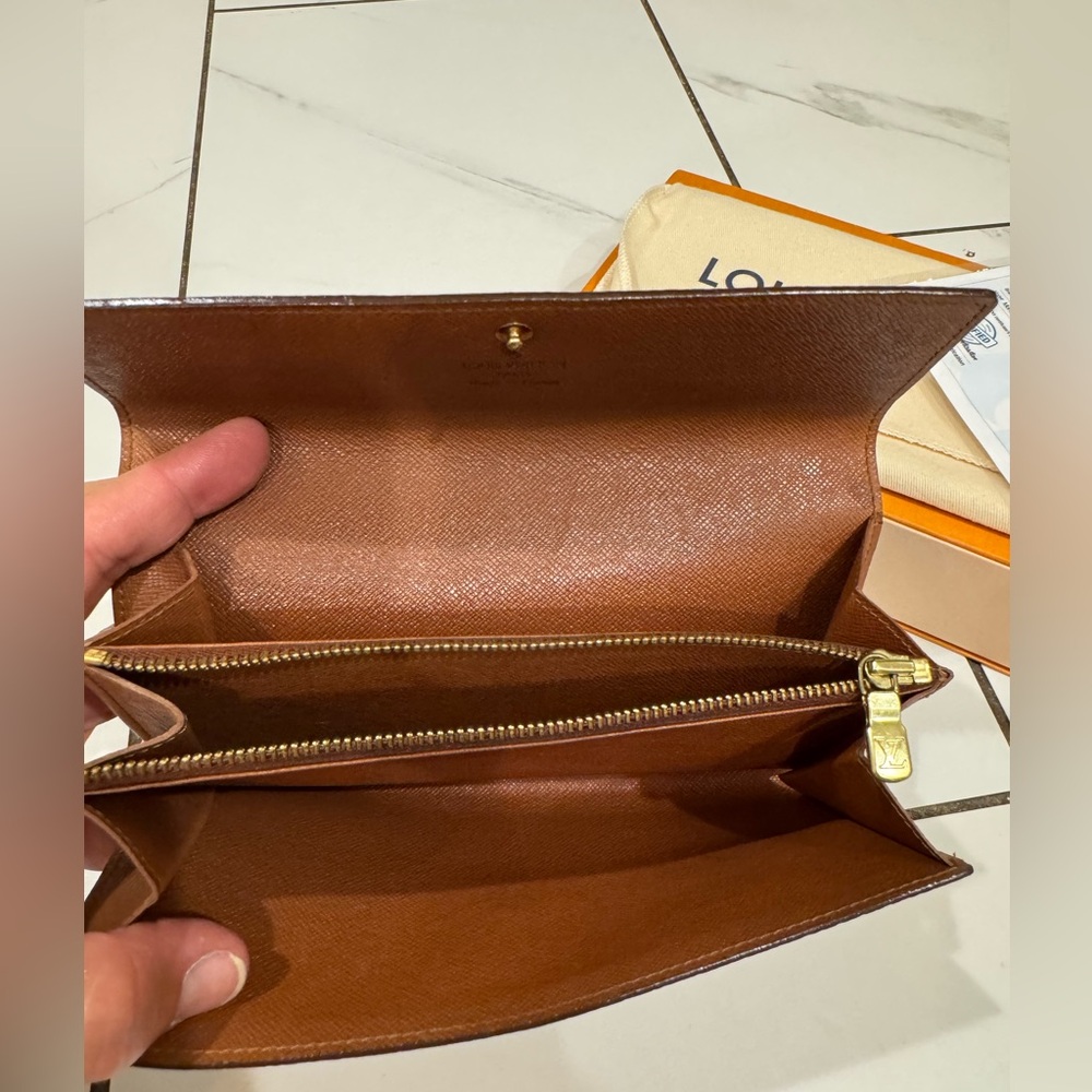 Louis Vuitton Brown Monogram Sarah Wallet-Authentic-Comes with COA, box-dust bag - Picture 8 of 12